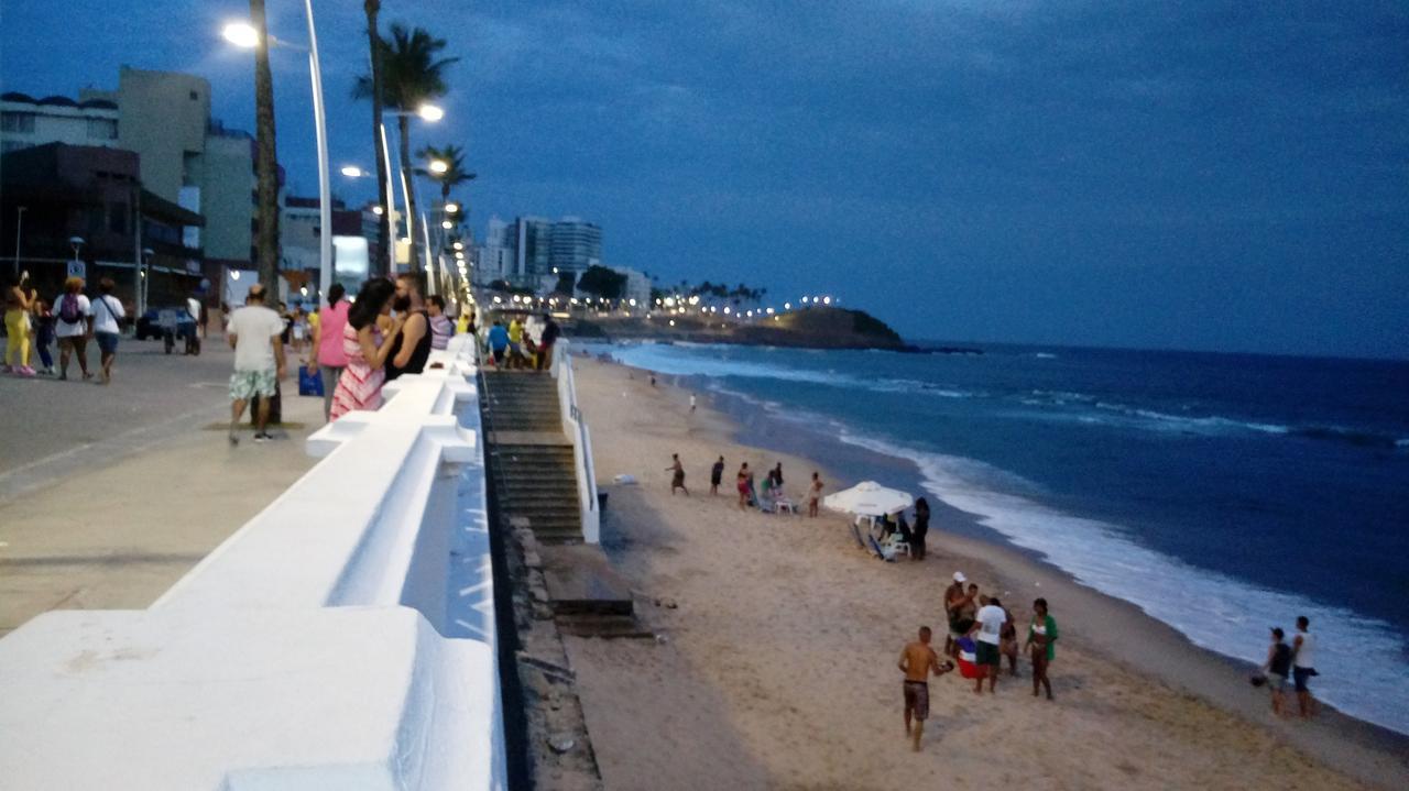 Grande 4Q na Orla da Barra Salvador Exterior foto